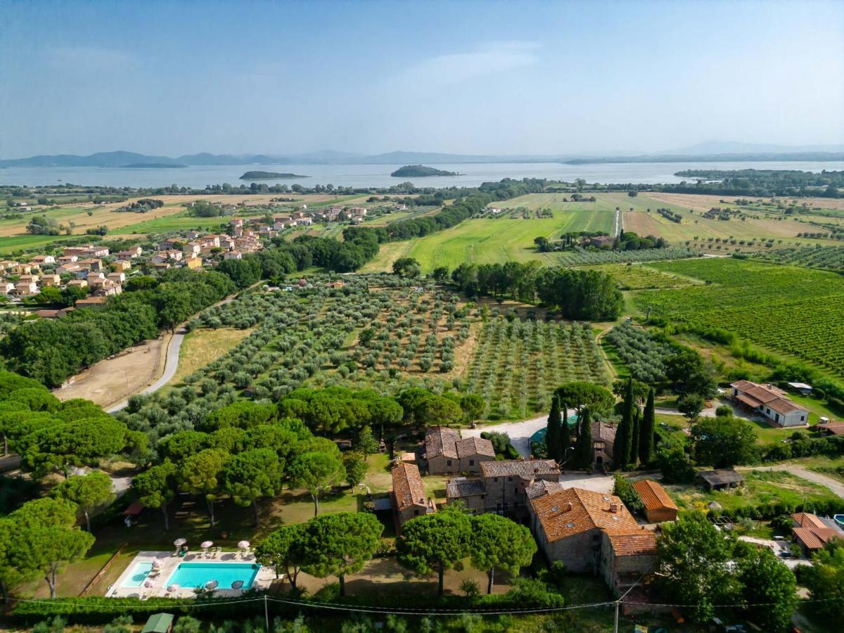 La Casa Colonica Villa Tuoro sul Trasimeno Buitenkant foto