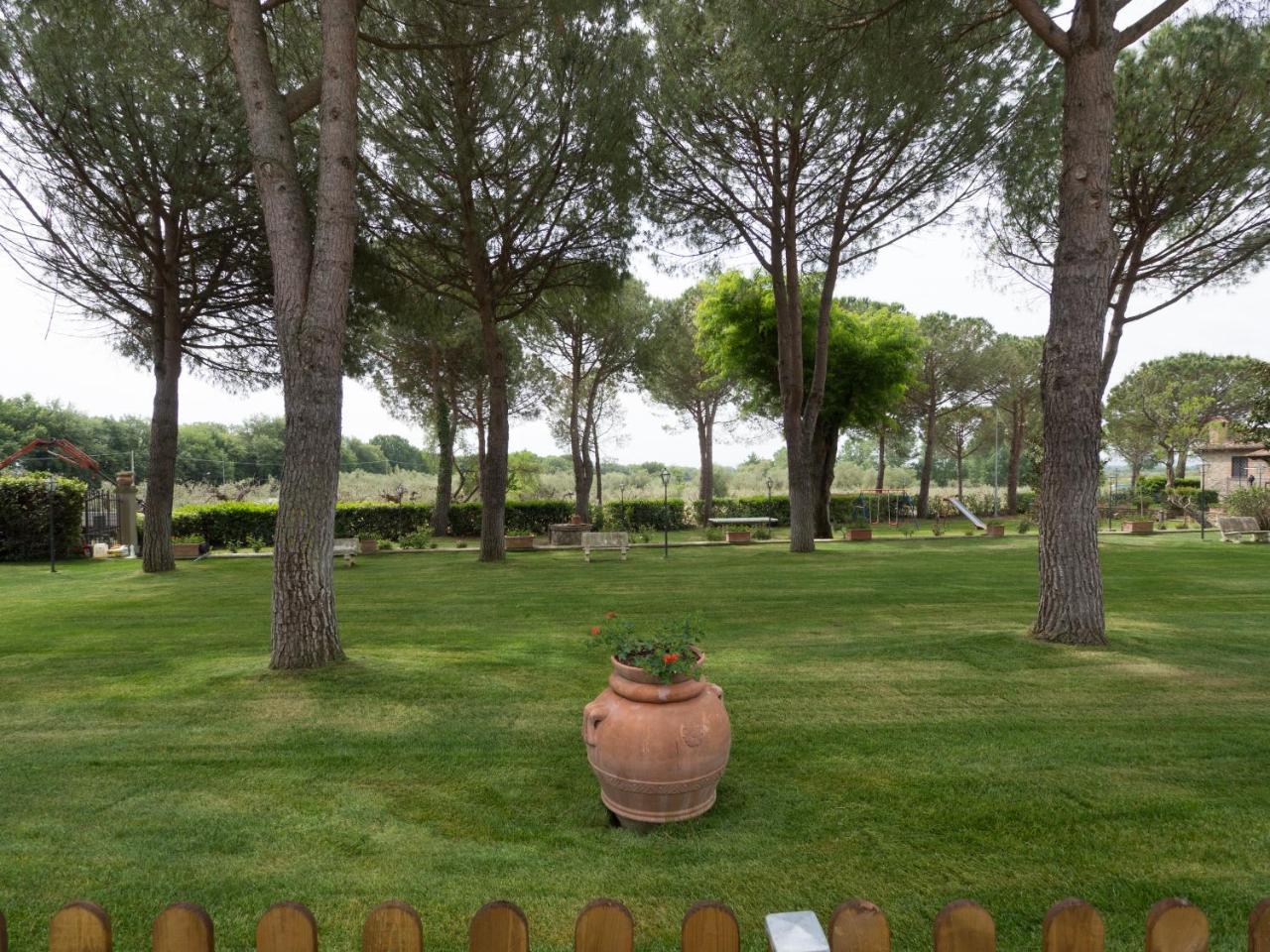 La Casa Colonica Villa Tuoro sul Trasimeno Buitenkant foto